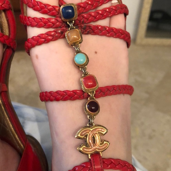 Chanel red patent sandals size 36 - Picture 2 of 8